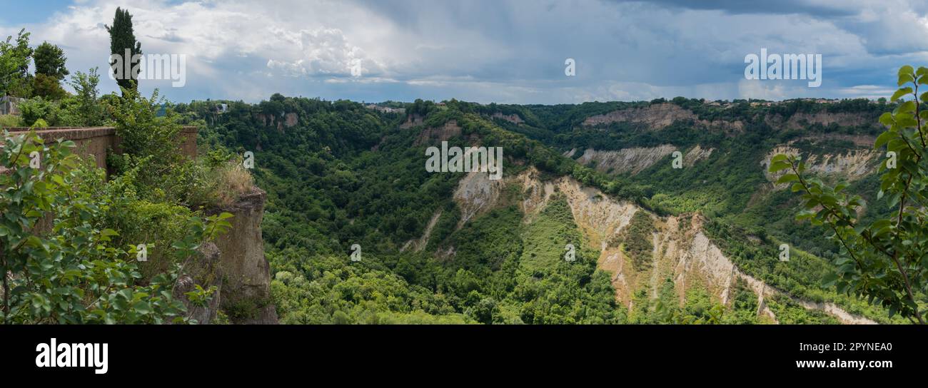 Panorama da Civita di Bagnoregio Foto Stock