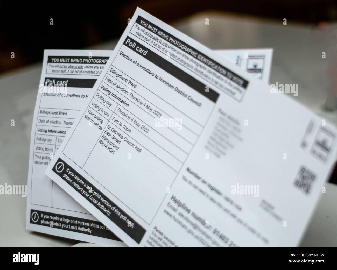 Schede elettorali per le elezioni comunali in Inghilterra il 4 maggio 2023. Le elezioni sono per i consigli distrettuali, le autorità unitarie e i ma eletti direttamente Foto Stock