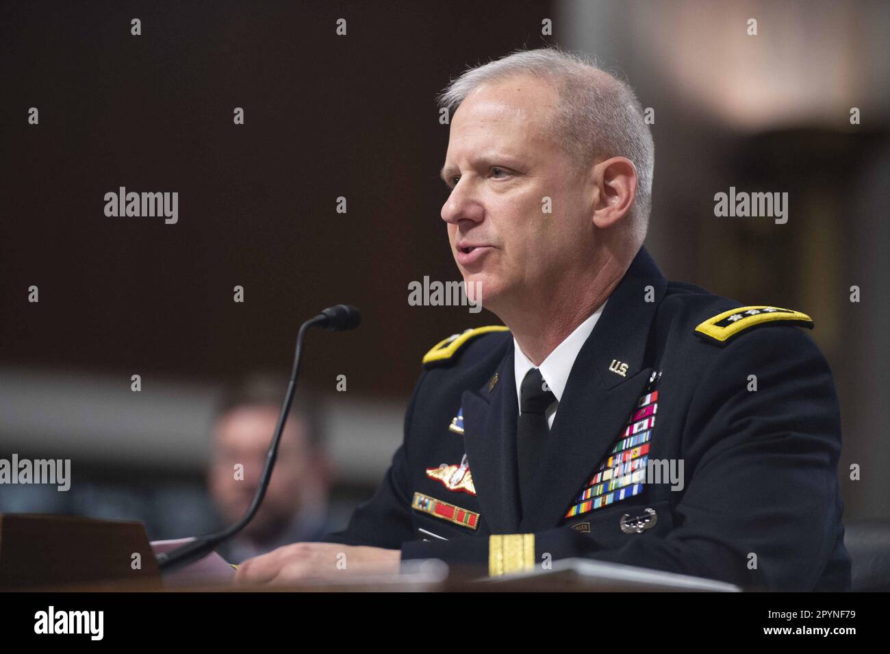 Washington, Stati Uniti. 04th maggio, 2023. Scott Berrier, direttore della Defense Intelligence Agency, parla durante un'audizione del Senato Armed Services Committee che esamina le minacce in tutto il mondo negli Stati Uniti Campidoglio a Washington, DC Giovedi, 4 maggio 2023. Foto di Bonnie Cash/UPI Credit: UPI/Alamy Live News Foto Stock