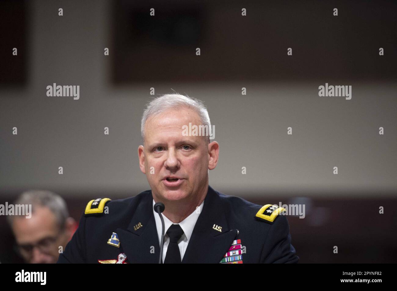 Washington, Stati Uniti. 04th maggio, 2023. Scott Berrier, direttore della Defense Intelligence Agency, parla durante un'audizione del Senato Armed Services Committee che esamina le minacce in tutto il mondo negli Stati Uniti Campidoglio a Washington, DC Giovedi, 4 maggio 2023. Foto di Bonnie Cash/UPI Credit: UPI/Alamy Live News Foto Stock