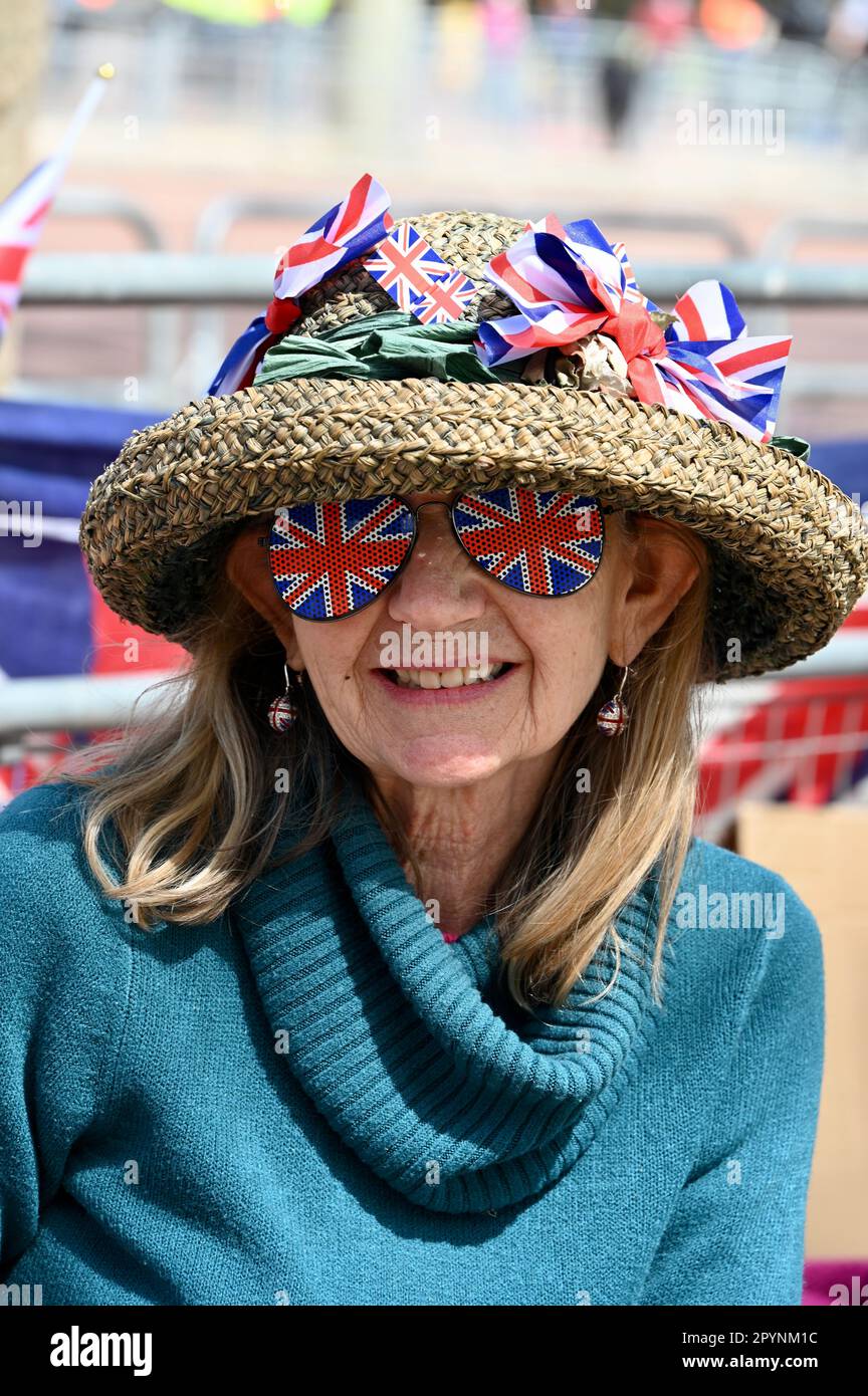 Londra, Regno Unito. Sally Scott. I Royal Superfans si riuniscono sul Mall mentre continuano i preparativi per l'incoronazione di re Carlo III e della regina Camilla il 6th maggio 2023. Credit: michael melia/Alamy Live News Foto Stock