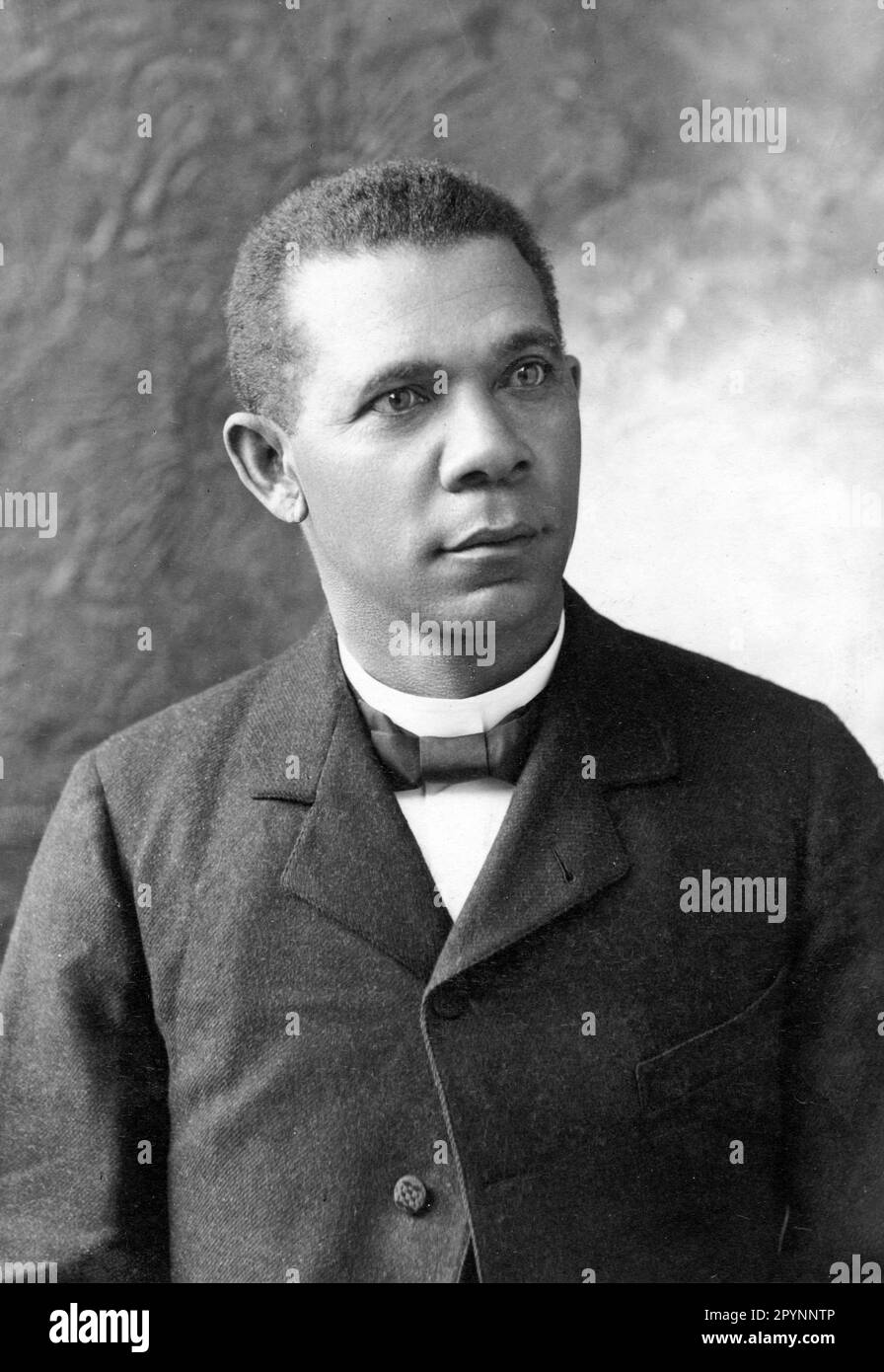 Booker T Washington. Ritratto dell'autore americano, educatore e leader dei diritti civili Booker Taliaferro Washington (1856-1915) di Elmer Chickering, 1895 Foto Stock