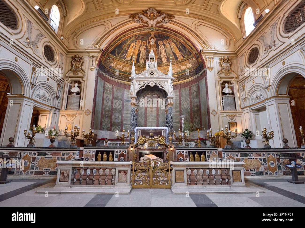 Basilica di Santa Cecilia all'interno di Trastevere, Trastevere, Roma, Italia Foto Stock