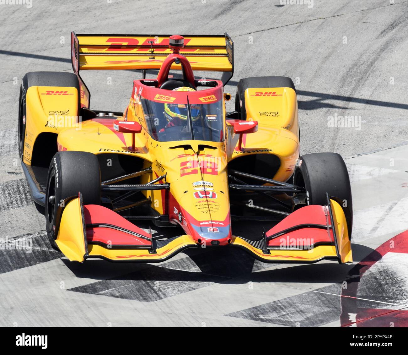 Il pilota IndyCar Romain Grosjean gareggia nel Gran Premio di Long Beach nella Honda DHL n° 28 di Andretti Autosport. Foto Stock