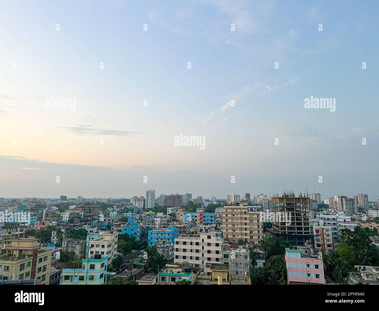 Mymensingh, Bangladesh Skyline è visto al crepuscolo. Foto Stock
