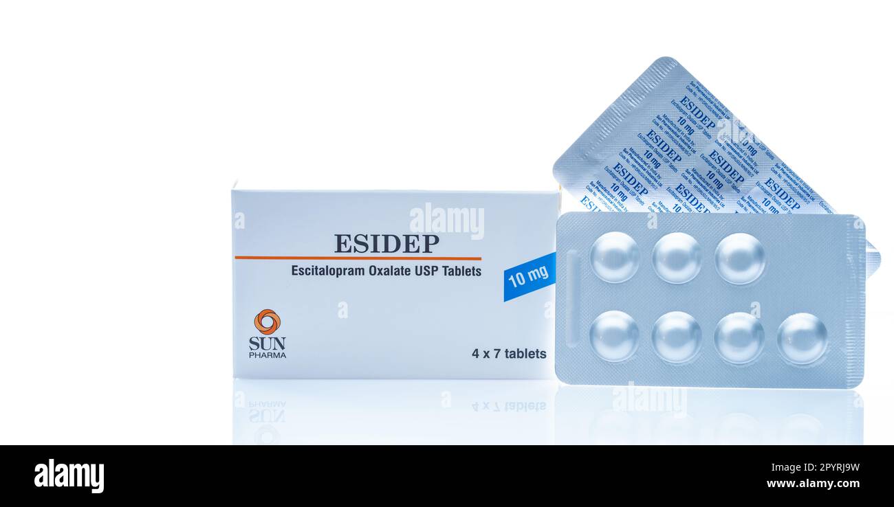 CHONBURI, THAILANDIA-18 FEBBRAIO 2023: Esidep compressa in blister. Escitalopram pillole per trattare il disturbo depressivo maggiore, ansia generalizzata Foto Stock