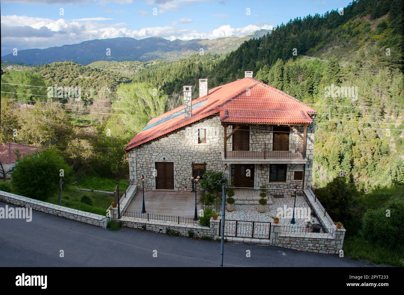 Casa in villaggio nature.Baltesiniko, Arkadia, Grecia. Foto Stock