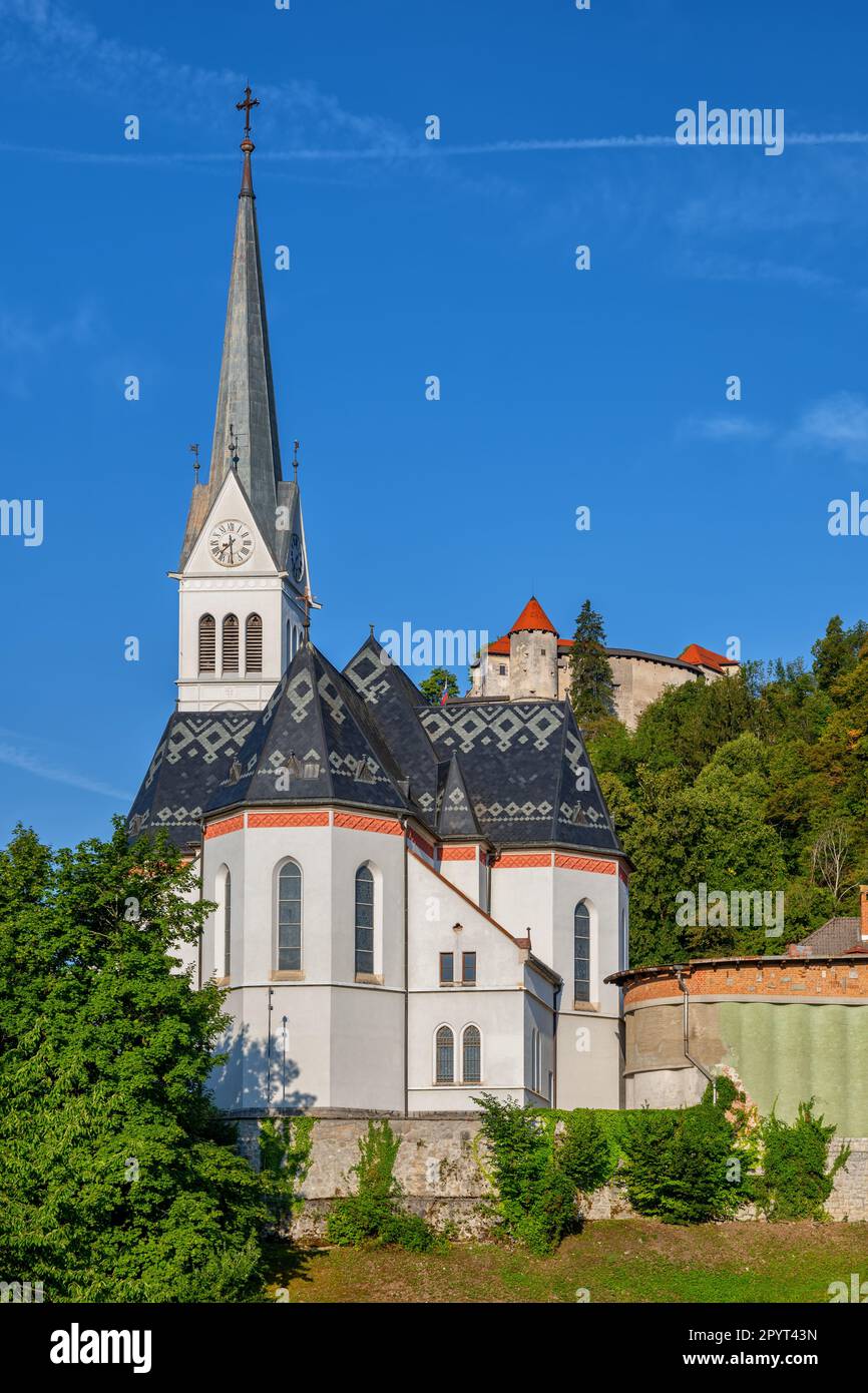 Chiesa di San Martino a Bled, Slovenia. Chiesa parrocchiale neogotica del 1905. Foto Stock