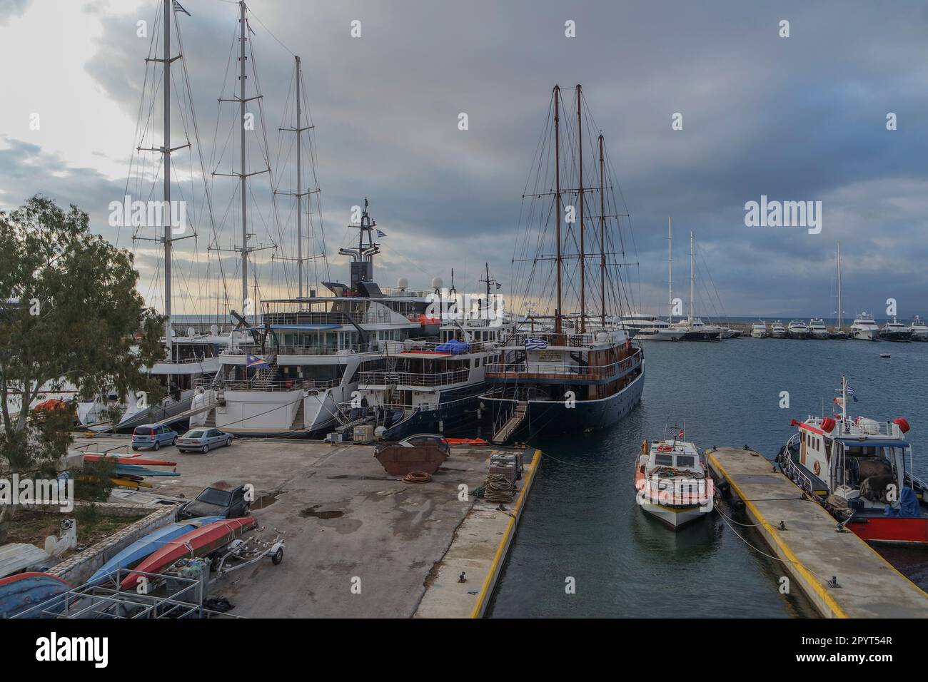 Vista di Marina Zeas, Pireo, Grecia Foto Stock