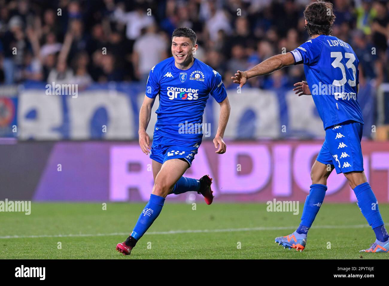 Stadio Carlo Castellani, Empoli, 04 maggio 2023, Nicolo Cambiaghi (Empoli FC) festeggia dopo aver segnato un gol con Sebastiano Luperto (Empoli FC Foto Stock