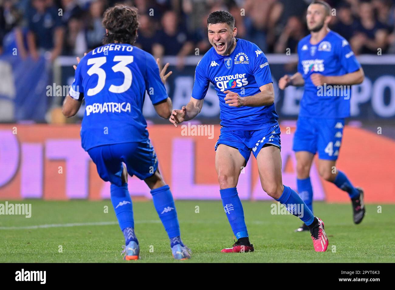 Stadio Carlo Castellani, Empoli, 04 maggio 2023, Nicolo Cambiaghi (Empoli FC) festeggia dopo aver segnato un gol con Sebastiano Luperto (Empoli FC Foto Stock