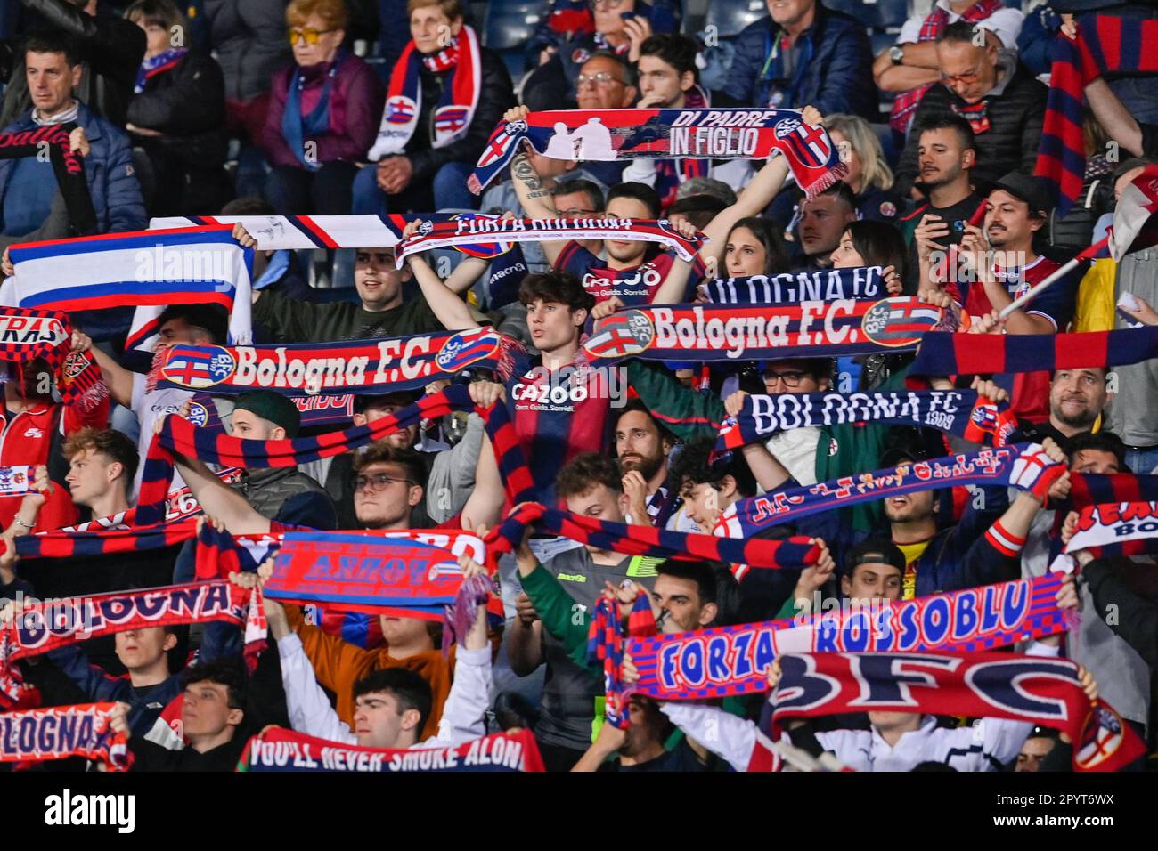 Empoli, Italia. 04th maggio, 2023. Tifosi del Bologna FC durante l'Empoli FC vs Bologna FC, calcio italiano Serie A match in Empoli, Italy, May 04 2023 Credit: Independent Photo Agency/Alamy Live News Foto Stock