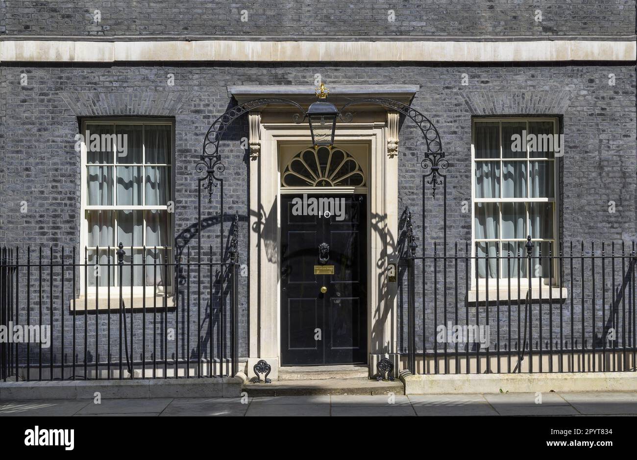 Londra, Inghilterra, Regno Unito. 10 facciata di Downing Street Foto Stock