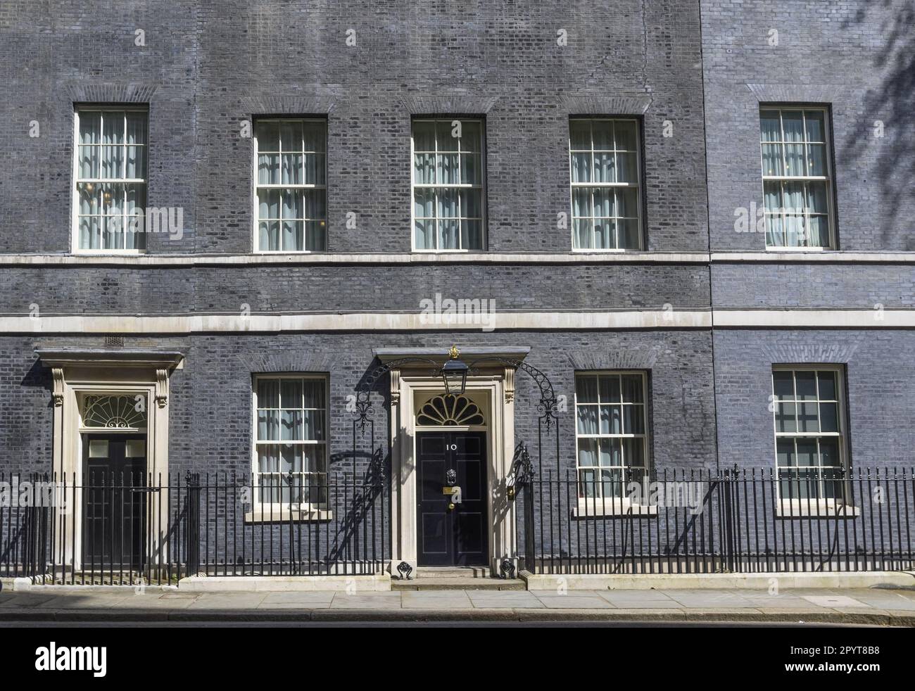 Londra, Inghilterra, Regno Unito. 10 facciata di Downing Street Foto Stock