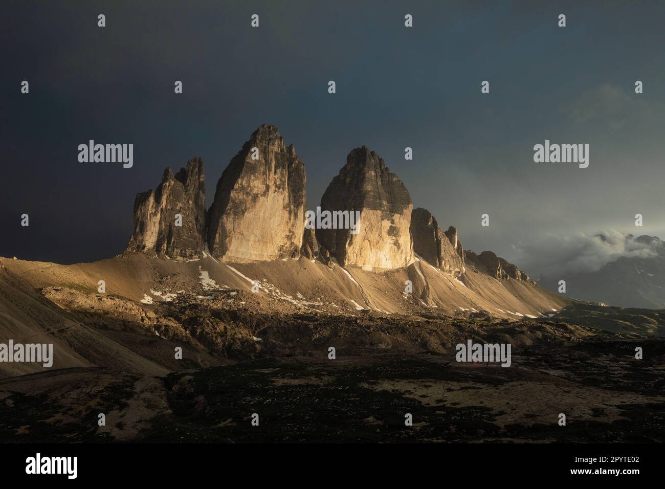 Momenti epici dopo la tempesta in tre Cime di Lavaredo Foto Stock
