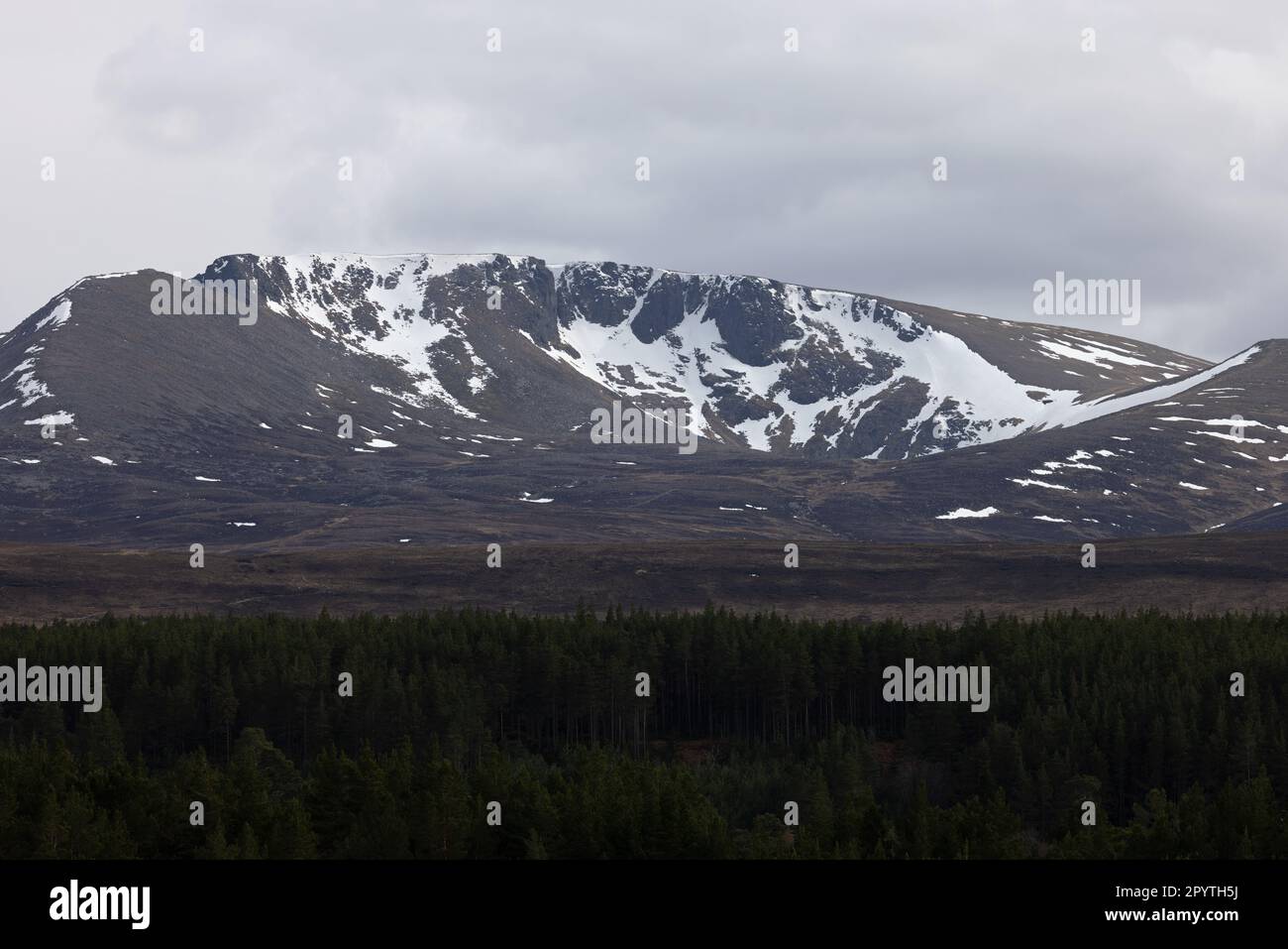 Highland Loch Morlich & Cairngorm UK GB Aprile 2023 Foto Stock