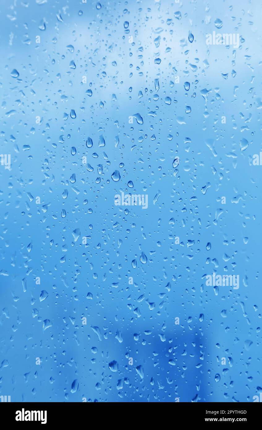 Gocce d'acqua sul vetro, sfondo naturale Foto Stock