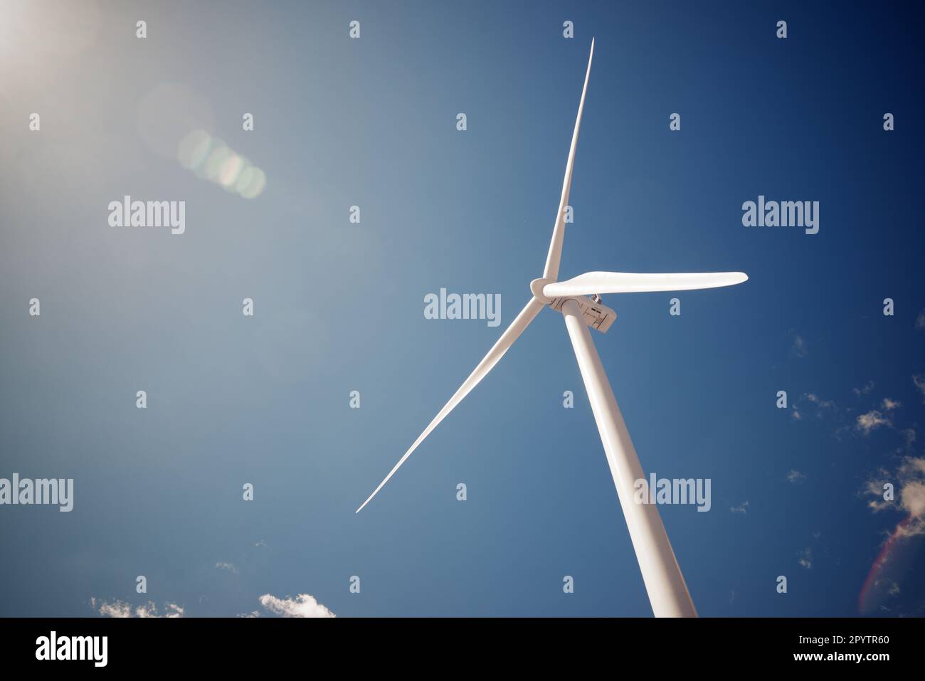 Generatore di turbine eoliche per la produzione di energia elettrica pulita nella provincia di Saragozza, Aragona in Spagna Foto Stock