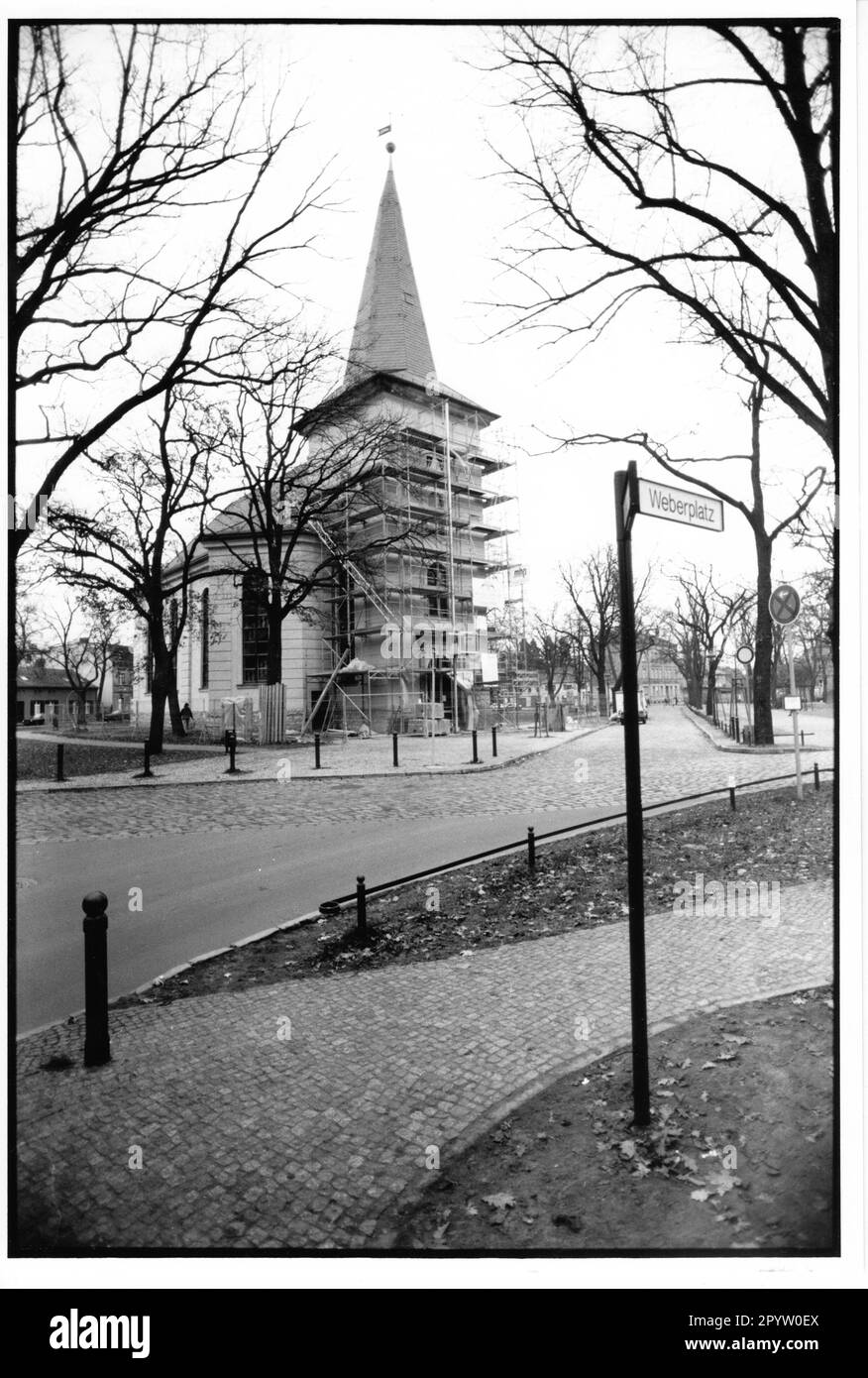 Il protestante Friedrichskirche sulla Weberplatz (Nowawes) in Babelsberg.Eingerüsteter torre.Foto: MAZ: Bernd Gartenschläger, 14.12.1996 [traduzione automatica] Foto Stock