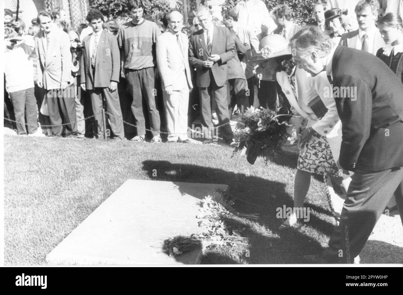 Regina Silvia di Svezia (a destra: Manfred Stople) in visita a Potsdam. Tempo di risposta/durata. Foto: Michael Hübner, 07.09.1991 [traduzione automatica] Foto Stock