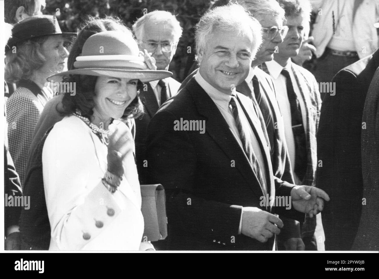 Regina Silvia di Svezia in visita a Potsdam. Manfred Stolpe sulla destra. Tempo di risposta/durata. Foto: Michael Hübner, 07.09.1991 [traduzione automatica] Foto Stock