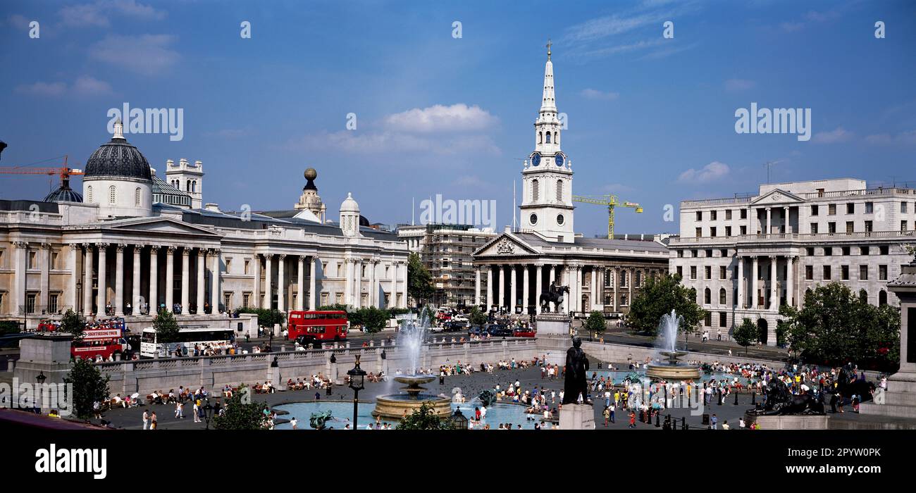 Inghilterra. Londra. Trafalgar Square con la Galleria Nazionale. Foto Stock