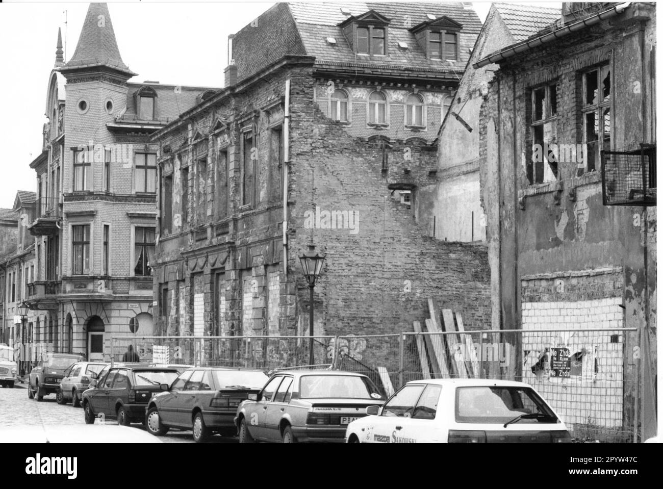 Potsdam Gutenbergstraße centro perso squatter decadimento rovina sporco rovine paesaggio. Casa. Marzo 1994 Foto: MAZ/Michael Hübner [traduzione automatica] Foto Stock