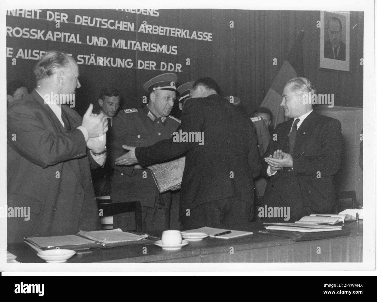 3rd Conferenza dei delegati distrettuali della Federazione sindacale tedesca libera (FDGB) a Potsdam. Sindacato. Organizzazione. Assemblea della Conferenza. Storico. GDR. Foto MAZ/Archivio, marzo 1957 [traduzione automatica] Foto Stock