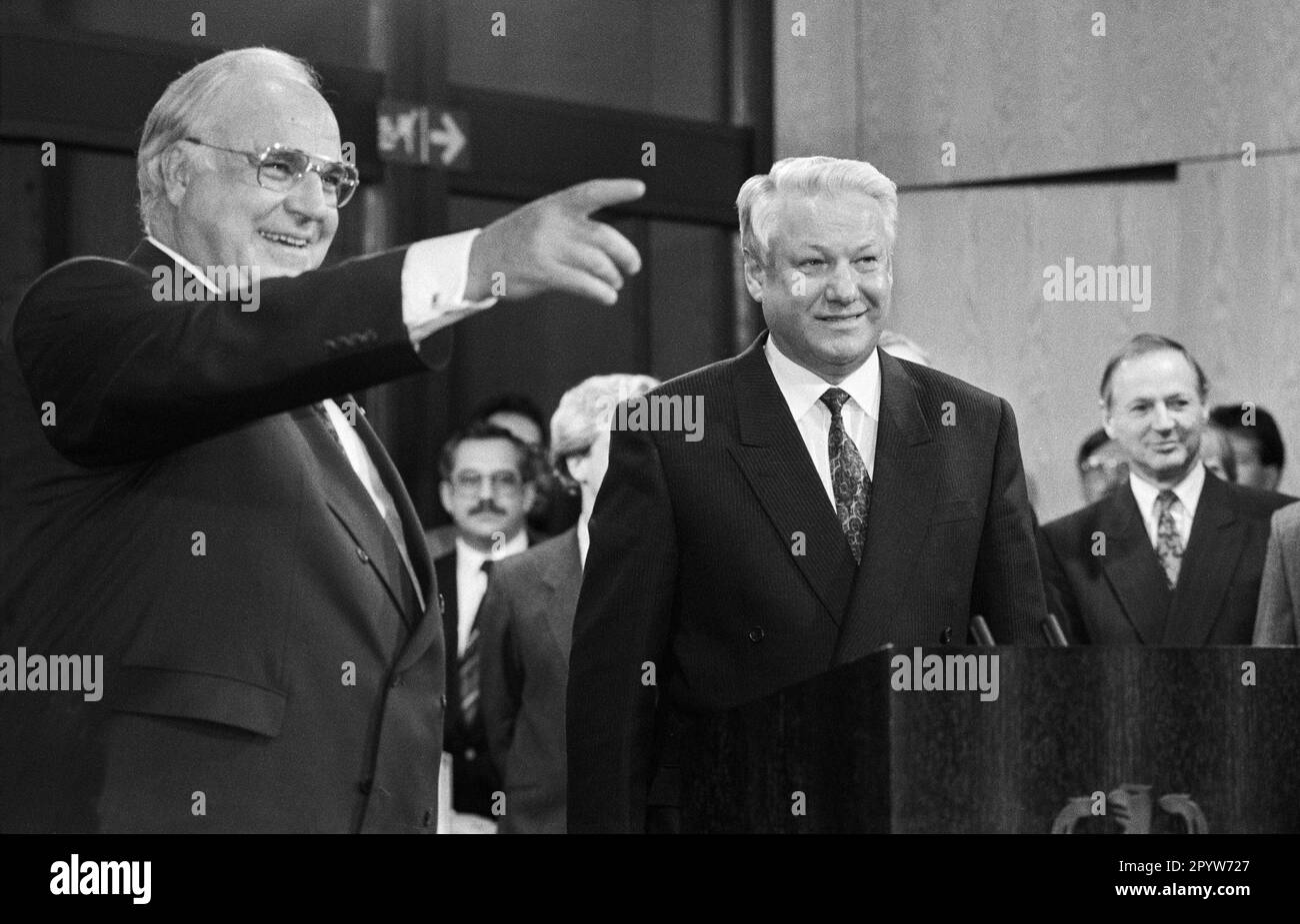 Germania, Bonn, 21.11.1991. Archivio: 30-18-20 Presidente russo a Bonn Foto: Presidente Boris Eltsin e Cancelliere Helmut Kohl [traduzione automatica] Foto Stock