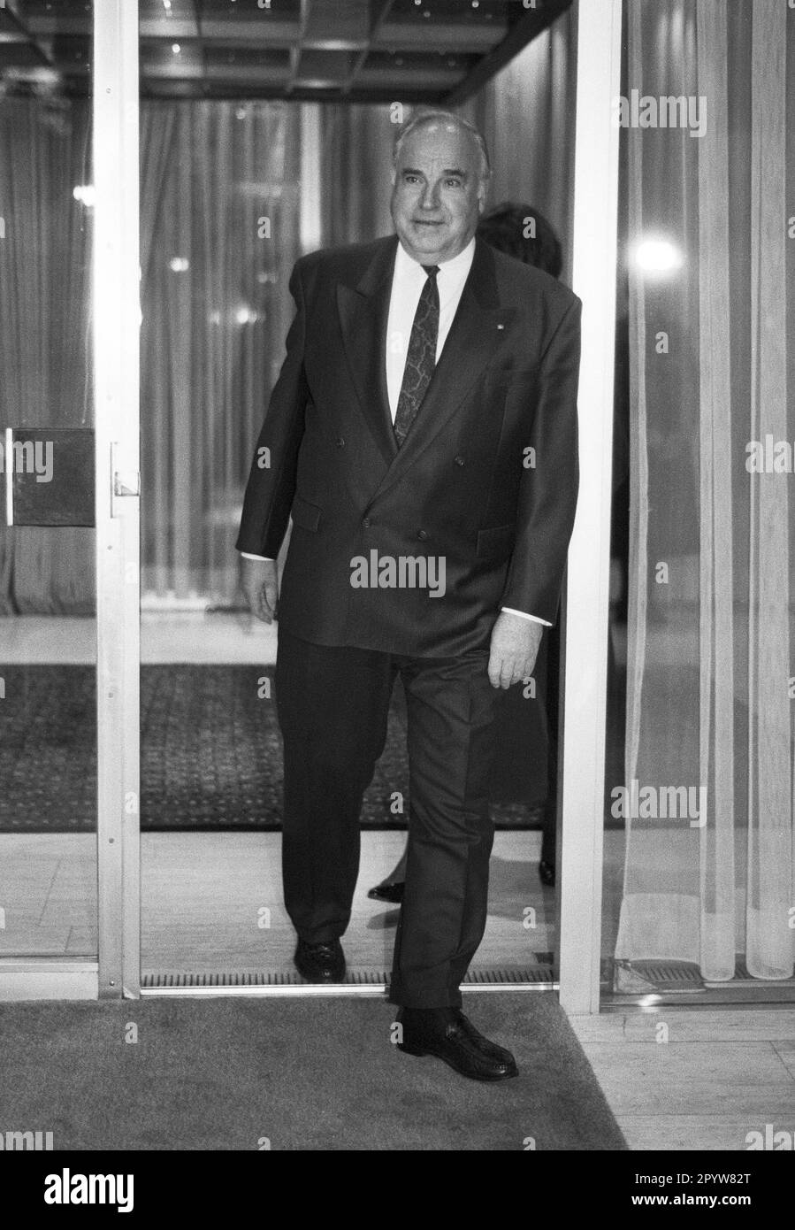 Germania, Bonn, 10.11.1991. Archivio: 29-68-06 il primo ministro britannico Major a Kohl's Photo: Cancelliere federale Helmut Kohl [traduzione automatica] Foto Stock