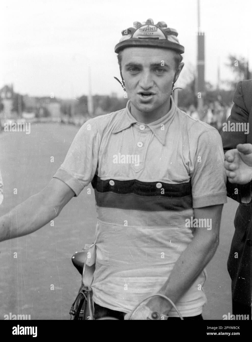 Ciclismo Gran Premio di Aquisgrana 12.07.1959 (data stimata) / Bernhard Eckstein (GDR) , Portraet , Ritratto [traduzione automatica] Foto Stock