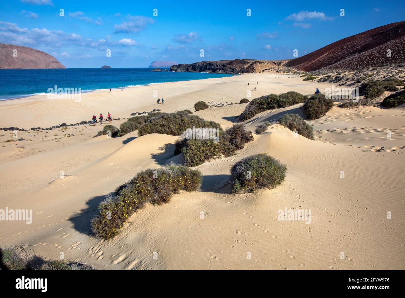 Spagna, Isole Canarie, Lanzarote, la Graciosa. Spiaggia di Las Conchas. Foto Stock