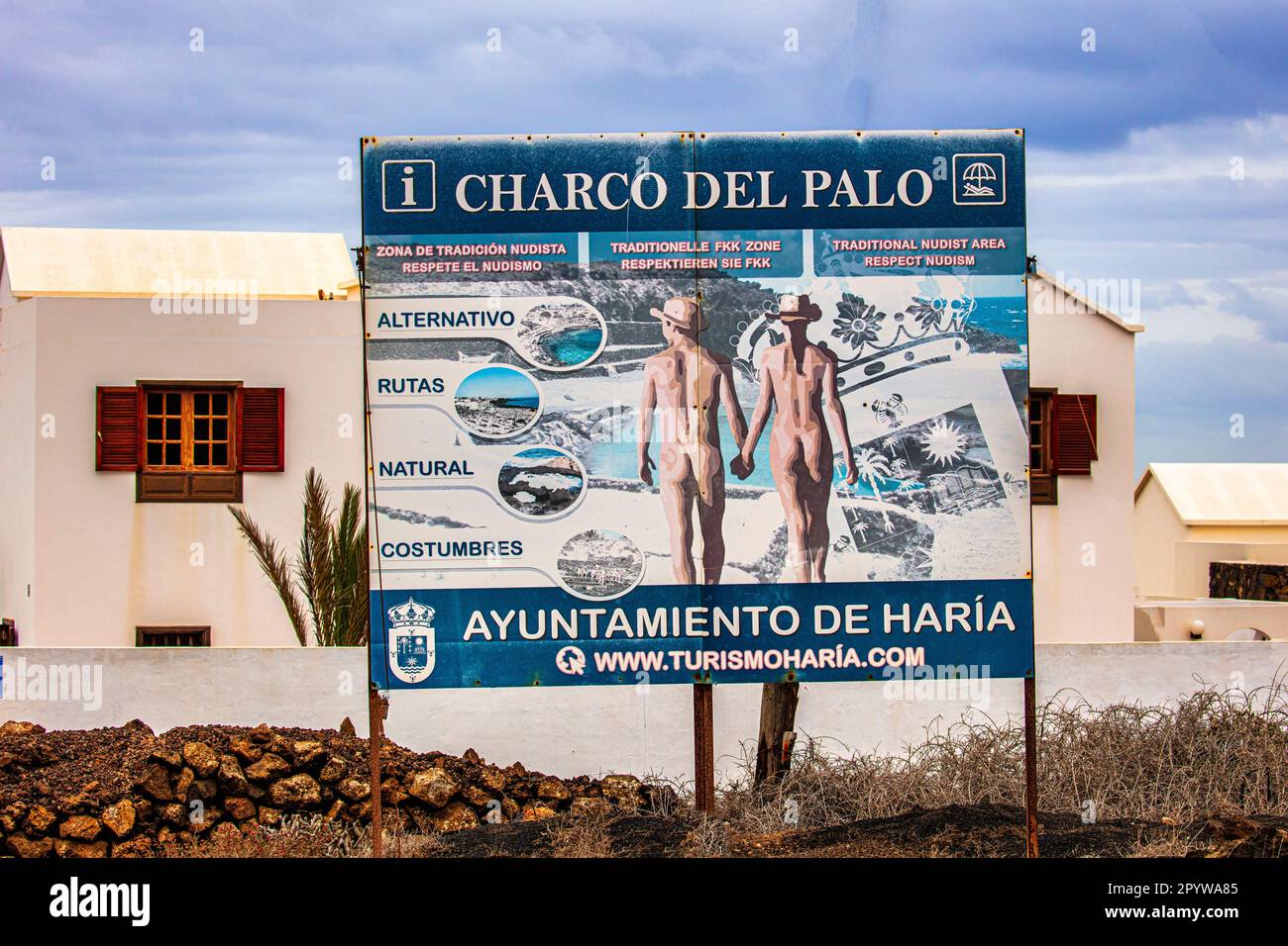 Spagna, Isole Canarie, Lanzarote, Charco del Palo. FKK, villaggio nudismo, destinazione. Foto Stock