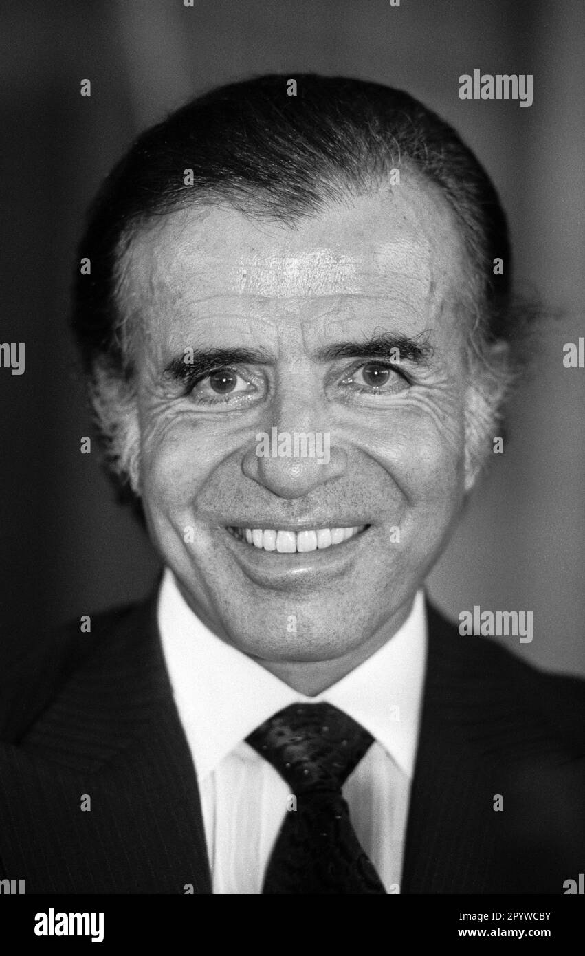 Germania, Bonn, 9.04.1991 Archivio n.: 26-45-08 Visita del presidente argentino Foto: Presidente Dr. Carlos Saul Menem [traduzione automatica] Foto Stock