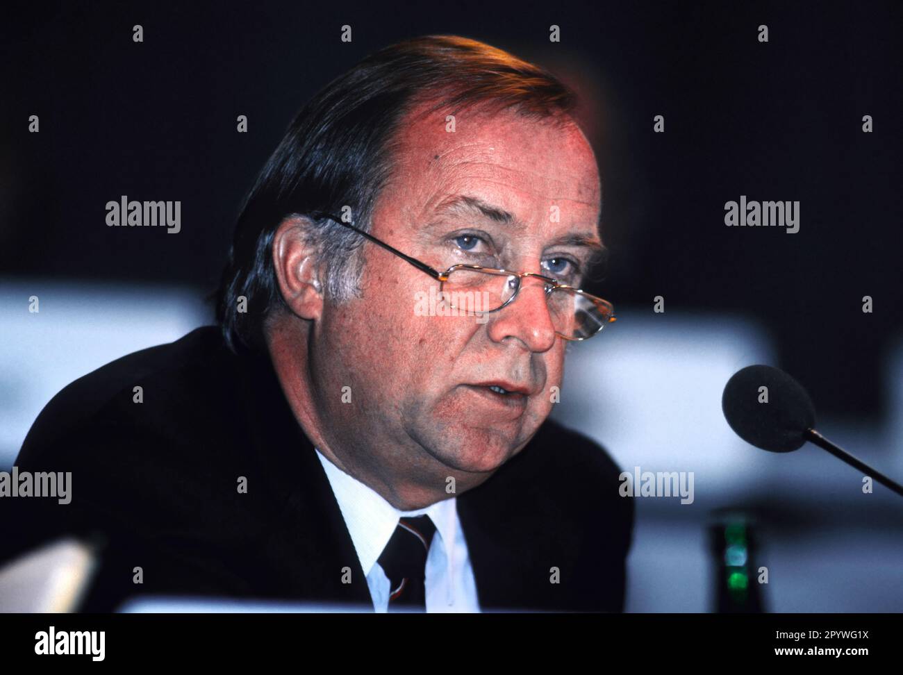 Detlev ROHWEDDER , Presidente del Consiglio di Amministrazione di Hoesch AG , Aprile 1990 [traduzione automatica] Foto Stock