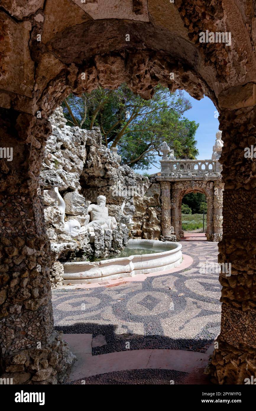 Poets Cascade, Giardino del Palazzo Marquis de Pombal, Oeiras, comune di Lisbona, Portogallo Foto Stock