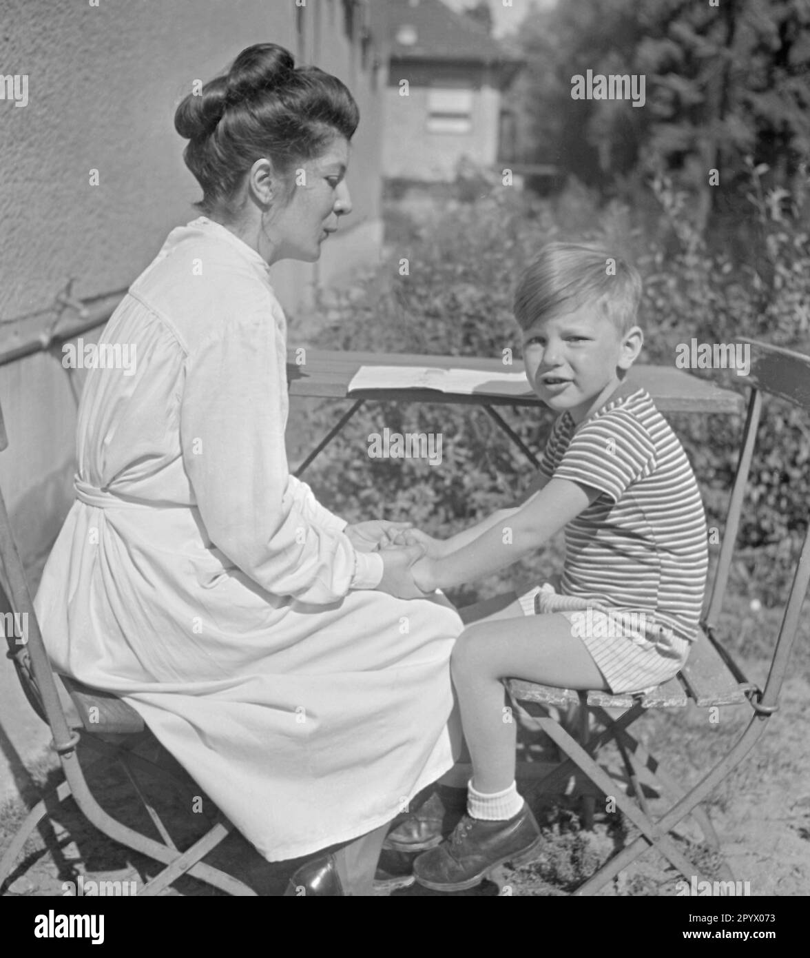 Insegnamento dei sordomuti per parlare. Foto Stock