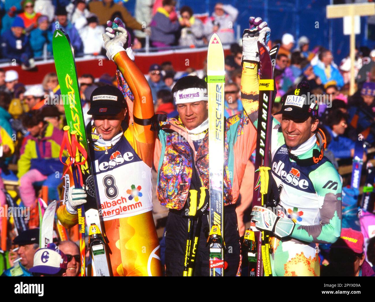 SKI ALPIN STAGIONE 90/91 WM 1991 Saalbach-Hinterglemm Super G uomini 23.01.1991 Kjetil-Andre AMODT (NÉ a sinistra), Stephan EBERHARTER (AUT) e Franck PICARD (fra a destra) festeggiano sul podio. XxNOxMODELxRELEASExx [traduzione automatica]- AUSTRIA OUT Foto Stock