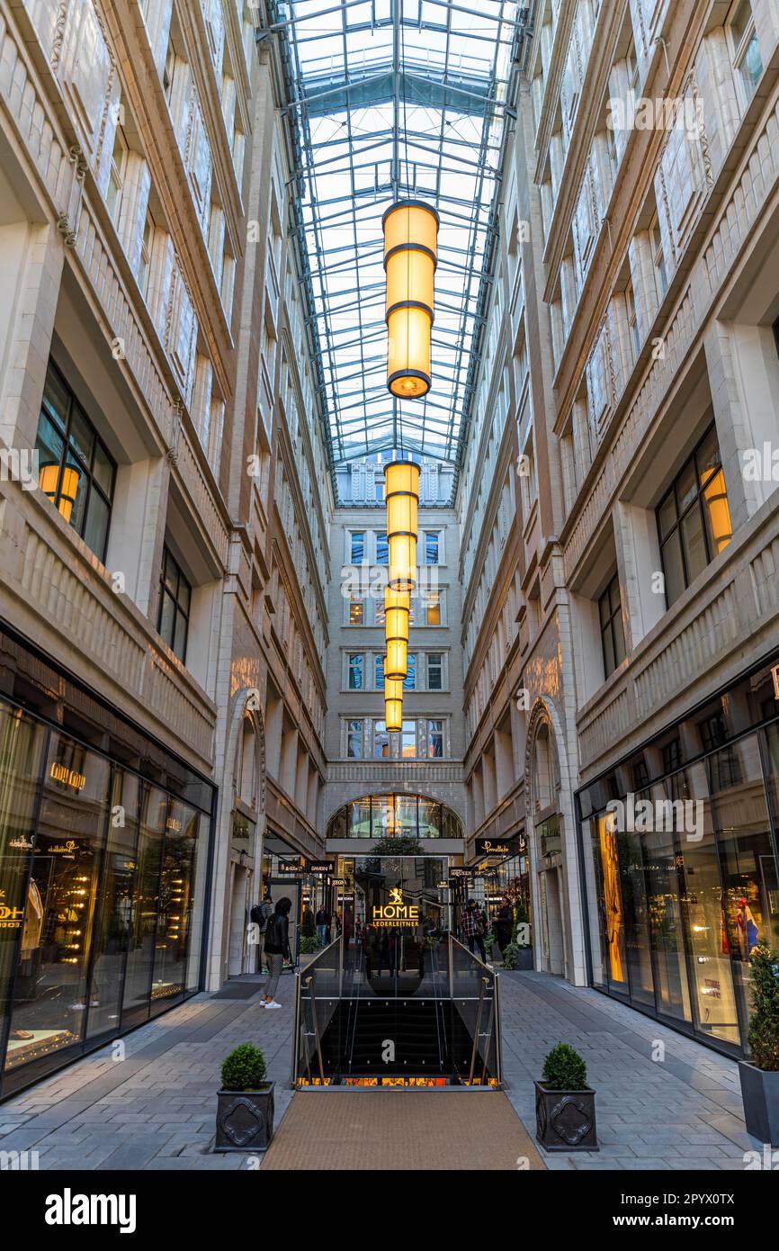 Centro commerciale di lusso Tuchlauben nel quartiere degli affari Goldenes Quartier, Vienna, Austria Foto Stock