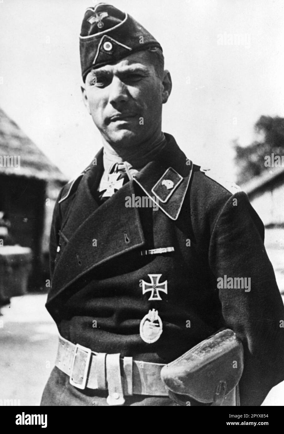 Destinatario della Croce di Cavaliere Erich Löwe, comandante I. Abteilung Panzerregiment 11, sul fronte orientale. Foto: Zoll. [traduzione automatica] Foto Stock