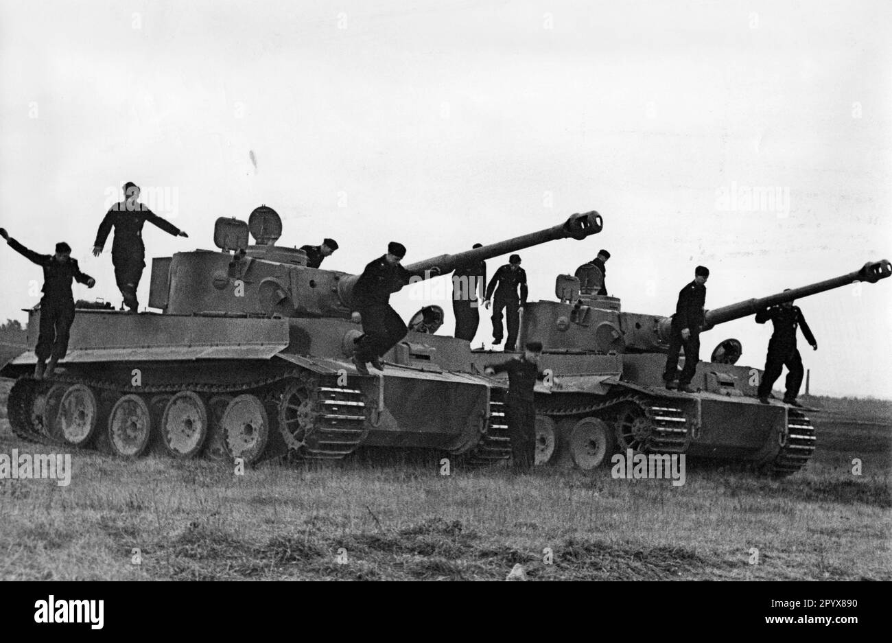 'Guerra mondiale II: Tanks VI Tiger'' e ''King Tiger'' e Tank ''mouse'' da 180 t. [traduzione automatica]' Foto Stock