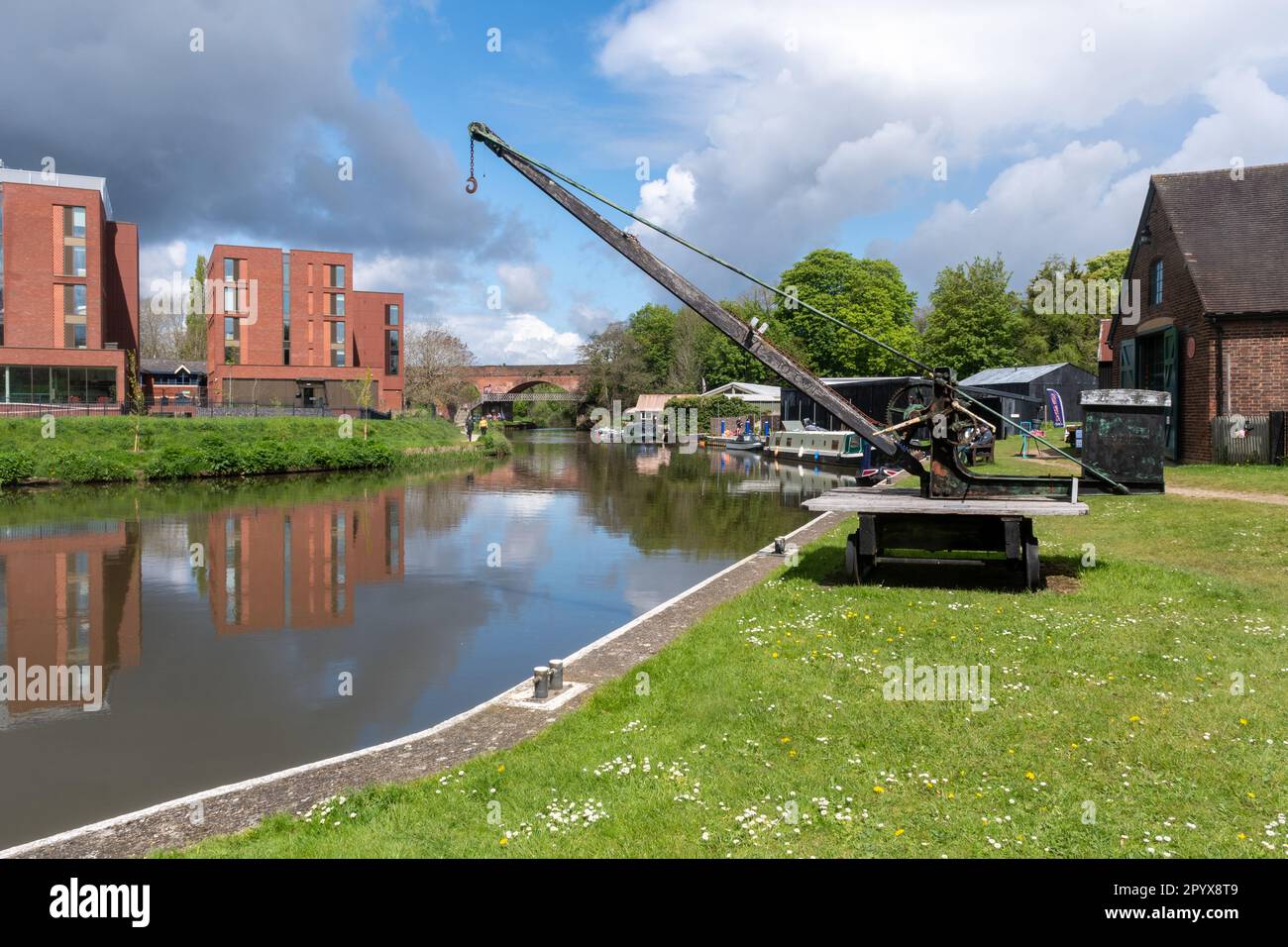 Dapdune Wharf, ex molo industriale e cantiere navale sul fiume Wey Navigations a Guildford, Surrey, Inghilterra, Regno Unito Foto Stock