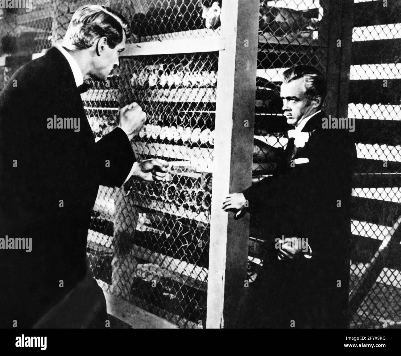 'Attori del film americano Rock Hudson (a sinistra) e James Dean (a destra) nel film ''Giants''. [traduzione automatica]' Foto Stock