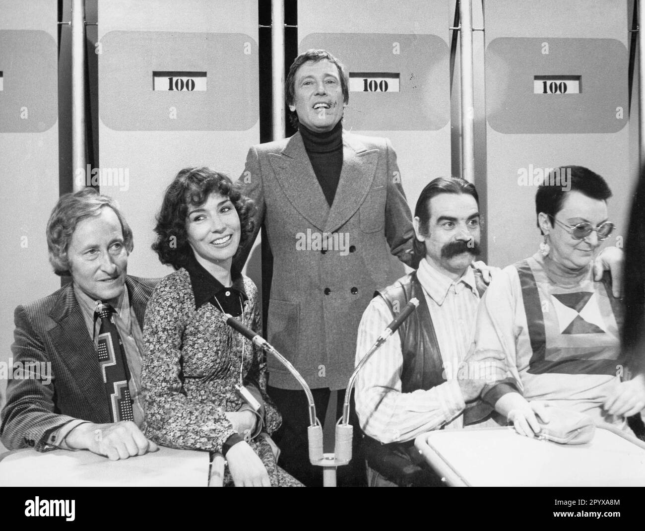 Dietmar Schönherr come ospite del programma televisivo in '4 x 4 = Wir' su ZDF. [traduzione automatica] Foto Stock