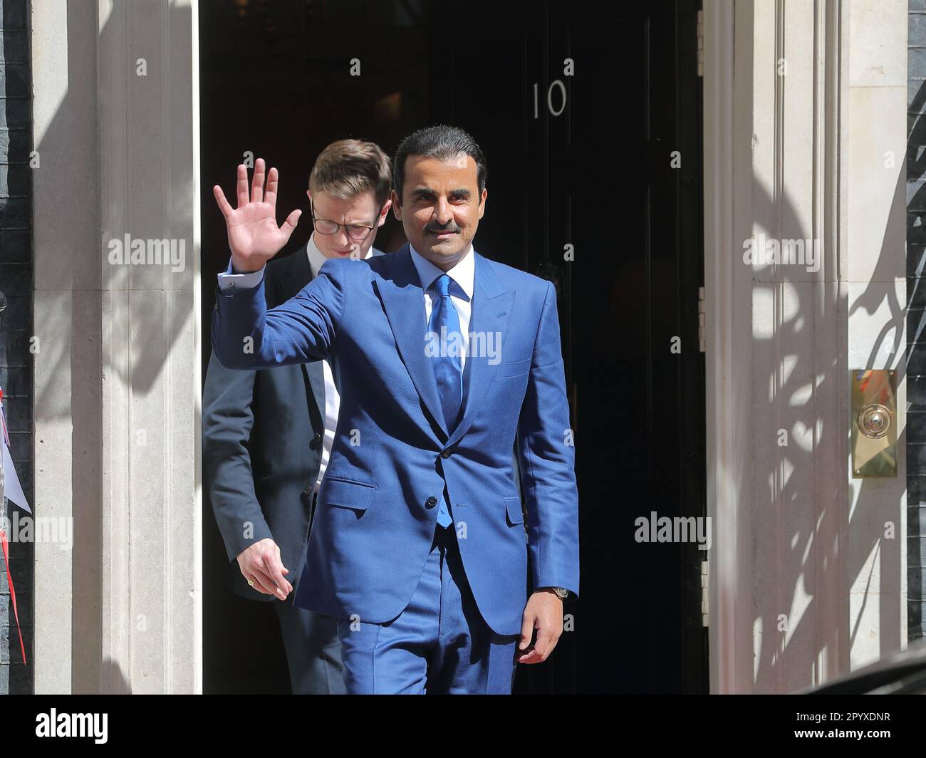 Londra, Regno Unito. 5th maggio, 2023. Sheikh Tamim bin Hamad al Thani, Emir del Qatar, visita Downing Street n. 10. Credit: Uwe Deffner/Alamy Live News Foto Stock