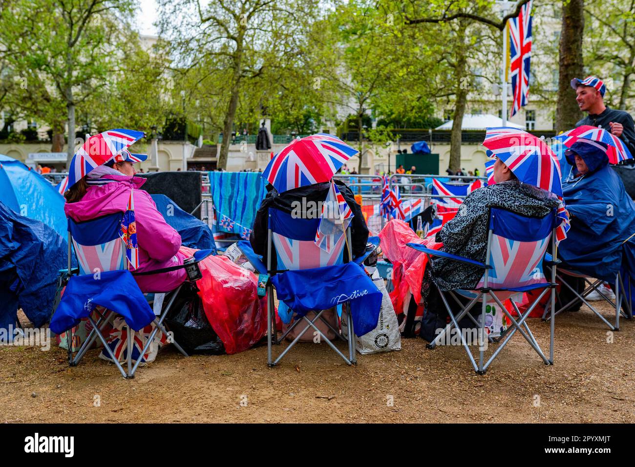 Scene sul Mall e dintorni di Londra il giorno prima dell'Incoronazione di Carlo III, venerdì 5 maggio 2023 Foto Stock