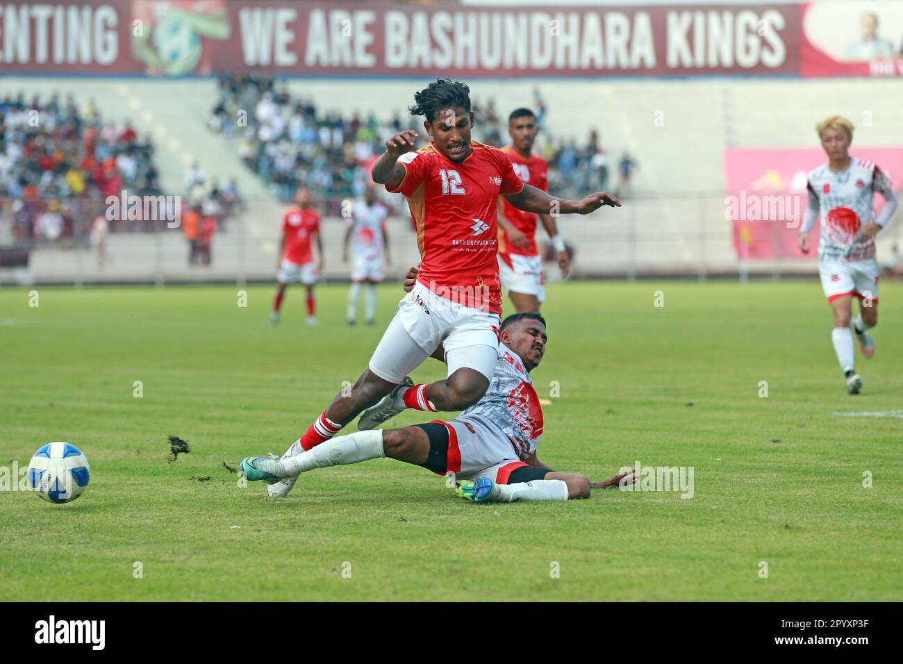 Bishwanath Ghosh (Red J-12) Bangladesh Premier League 2022-23 partita tra Basundhra Kings e Bangladesh Muktijoddha SKC Foto Stock