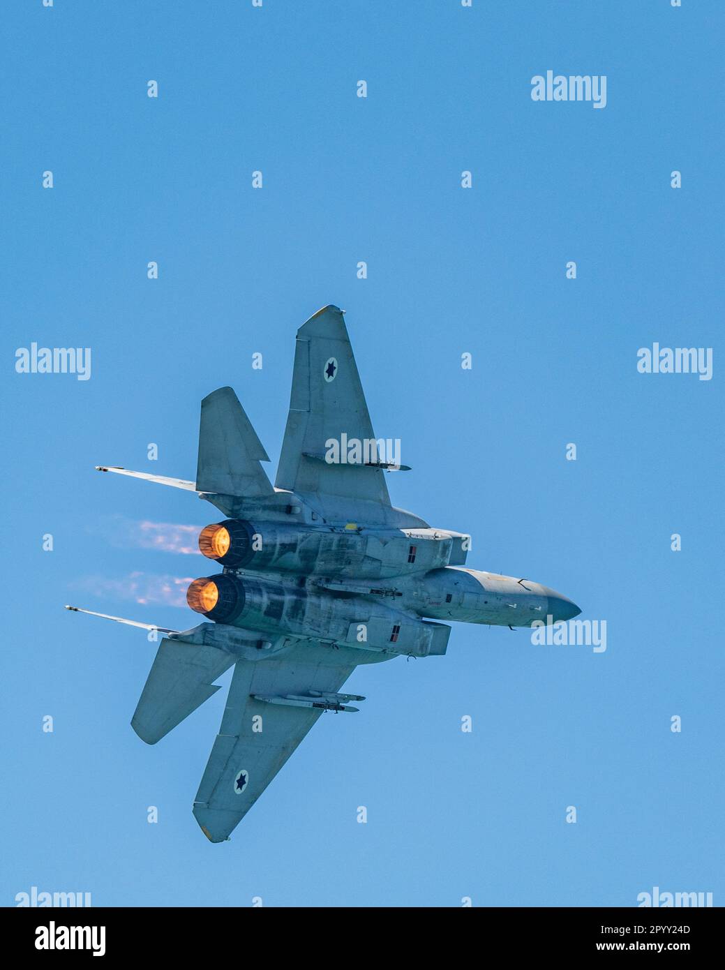 Israel Air Force F15 che sorvola con i postbruciatori Close Up Foto Stock
