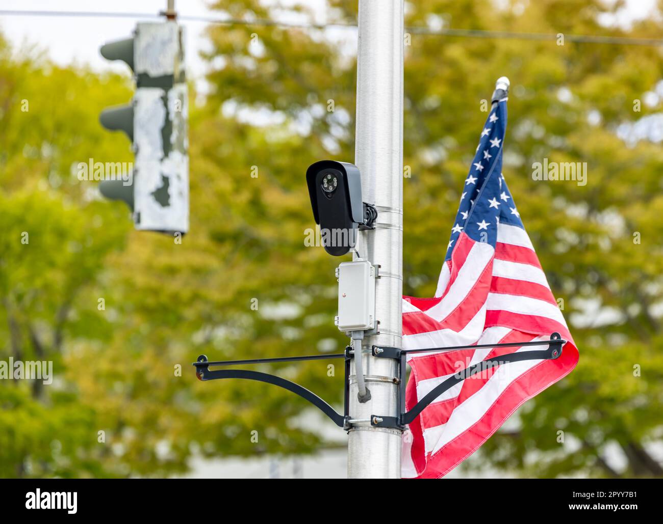 Piccola telecamera di sorveglianza nera per il monitoraggio della corsia newtown nella zona est di hampton, NY Foto Stock