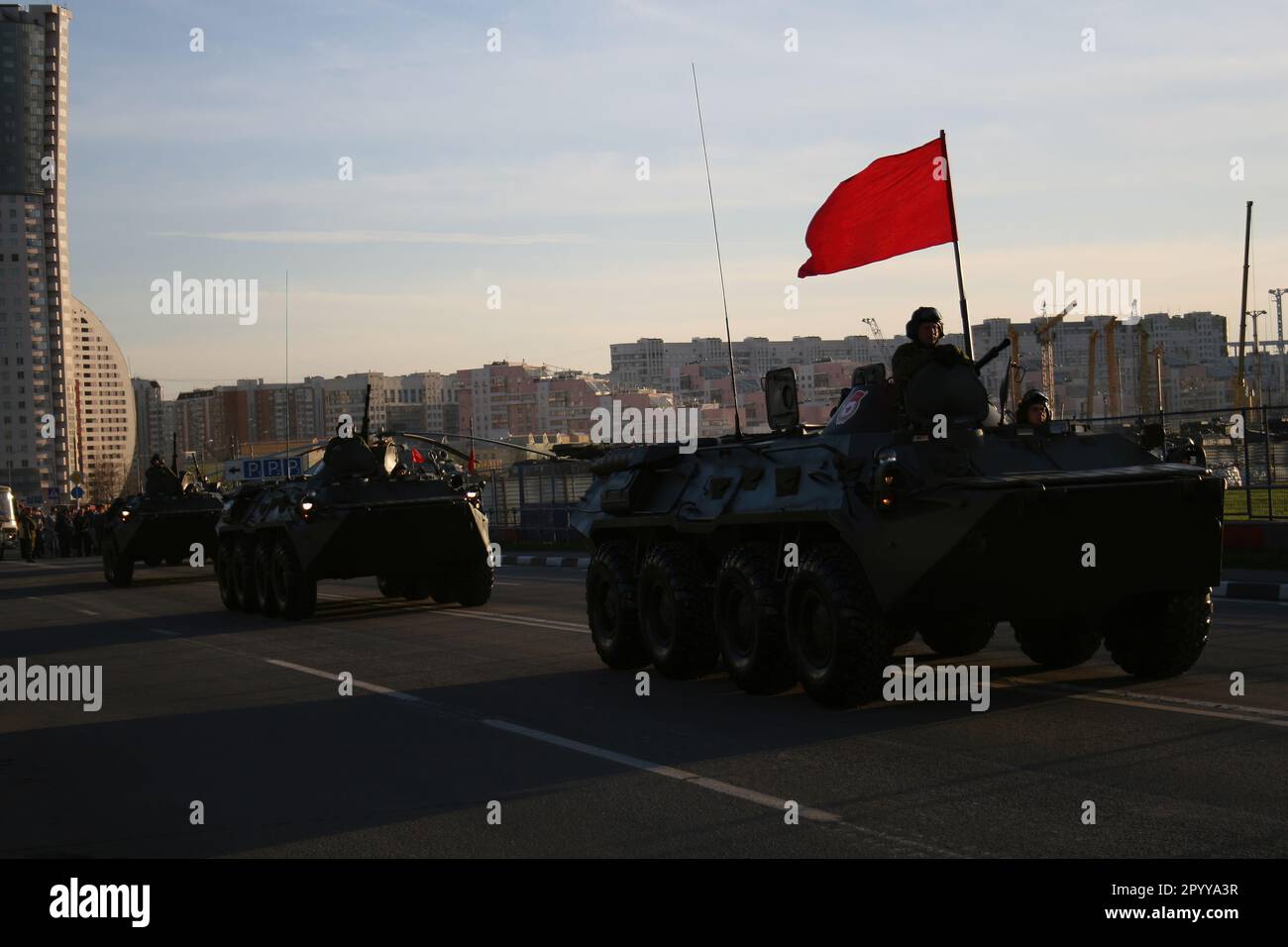 Prove della parata del giorno della Vittoria a Mosca. Carri armati militari russi Foto Stock